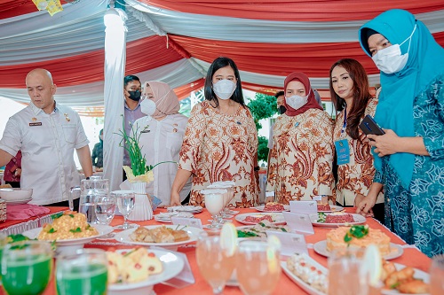 Ajak PKK Kecamatan Kenalkan & Sosialisasikan Makanan Sehat Ke Masyarakat, Ketua TP PKK: Pentingnya Mengkonsumsi Makanan Sehat