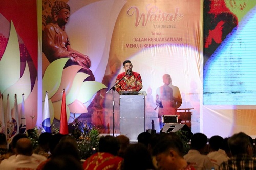 Hadiri Perayaan Waisak 2022, Bobby Nasution Ajak Masyarakat Petik Kebijaksanaan Dari Pengalaman Hadapi Covid-19