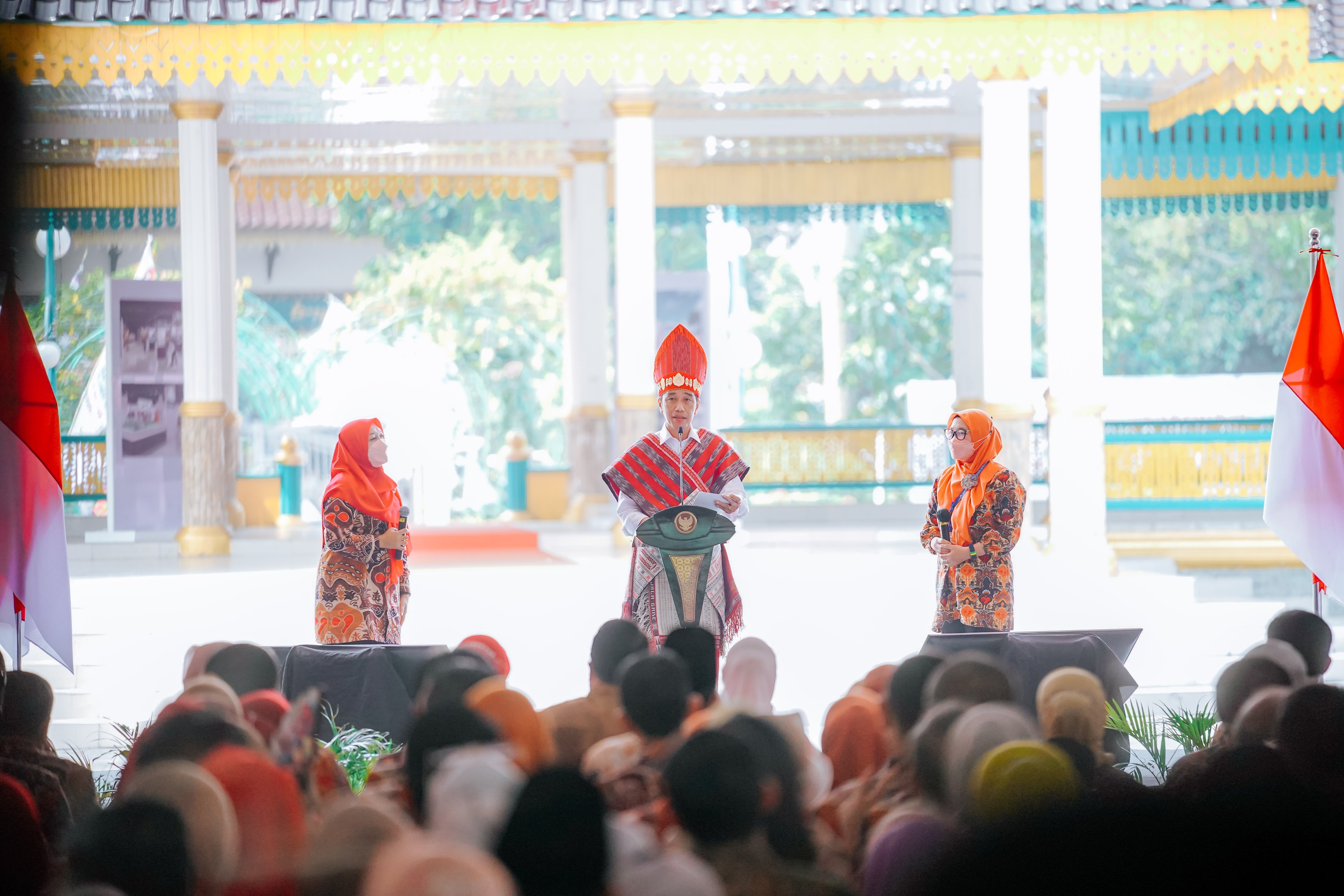 Presiden Joko Widodo Berpidato Pada Puncak Peringatan Hari Keluarga Nasional (Harganas) di Lapangan Merdeka Kota Medan Kamis (7/7/2022)