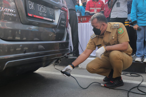H. Aulia Rachman Buka Uji Emisi Gas Gratis di Lapangan Benteng Medan, Selasa (14/6)