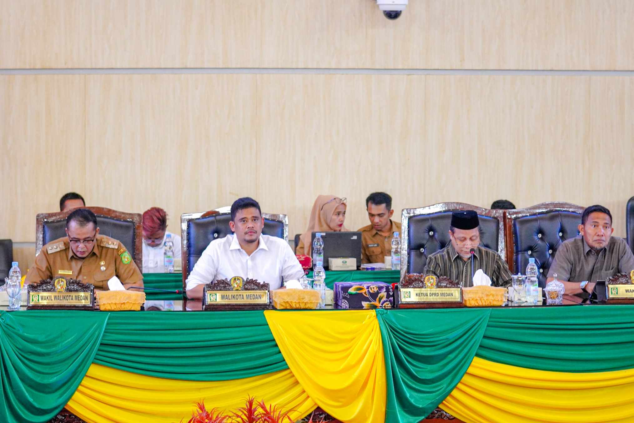 Bobby Nasution Hadiri Paripurna Pemandangan Umum Fraksi DPRD Terkait Perubahan Perda No.3/2009