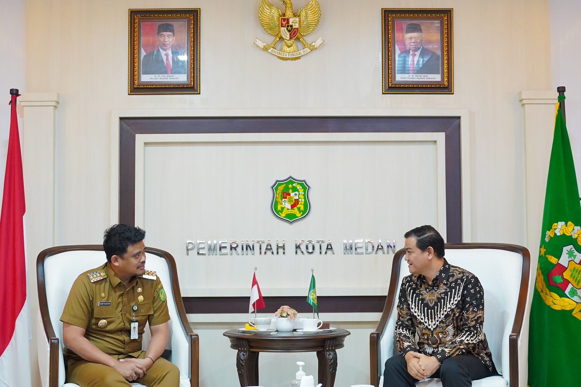 Wali Kota Medan, Bobby Nasution Menerima Kunjungan Yayasan Hope Indonesia di Balai Kota Medan, Selasa (28/11/2023)