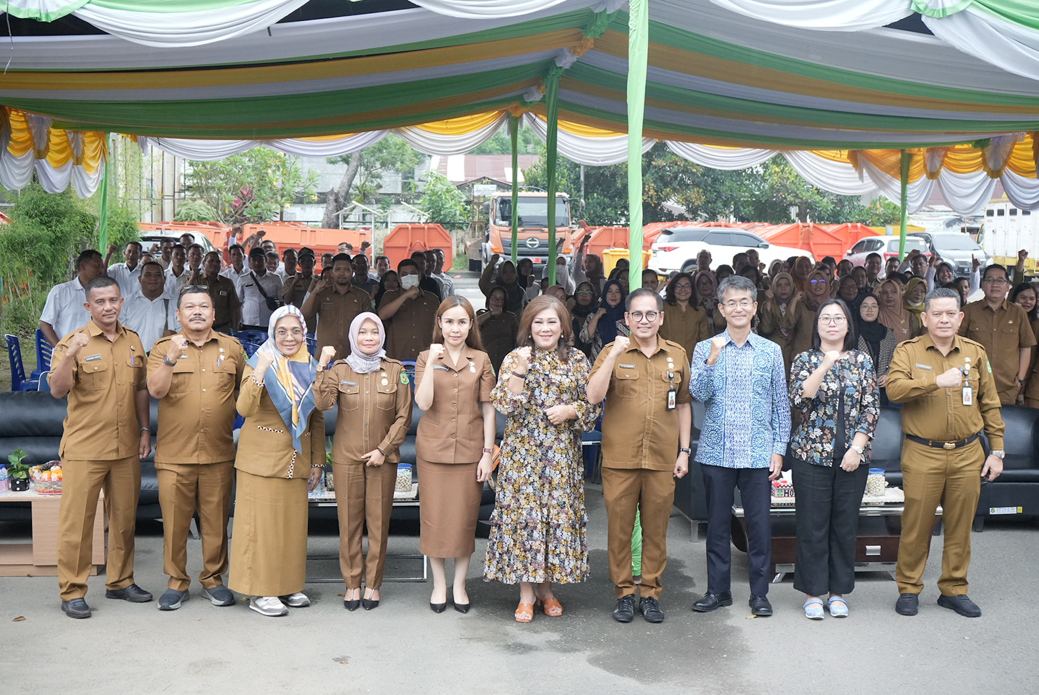 Kepala Dinas Lingkungan Hidup Medan, Suryadi Panjaitan menghadiri acara Ramah Tamah dan Syukuran Tahun Baru Keluarga Besar Dinas Lingkungan Hidup Medan.