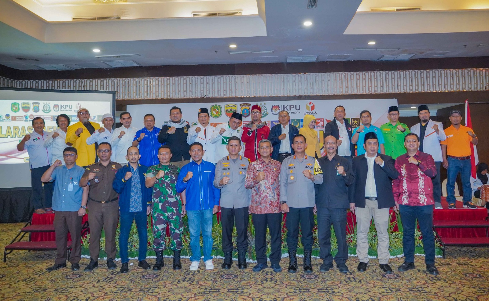 Bobby Nasution diwakili Wiriya Alrahman Hadiri Deklarasi Pemilihan Umum (Pemilu) Damai Tahun 2024 Kota Medan yang digelar Polrestabes Medan di Hotel Emerald Garden, Kamis (14/9).