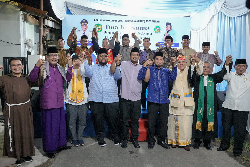 Bobby Nasution dan Pemuka Lintas Agama Berdoa Bersama untuk Pemilu Damai