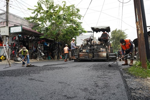 Atasi Kemacetan, Dinas PU Perlebar Jalan STM Kelurahan Suka Maju