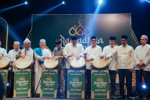 Wali Kota Medan Bobby Nasution Menutup Ramadan Fair Ke - XVII di Taman Sri Deli, Jumat (14/4)