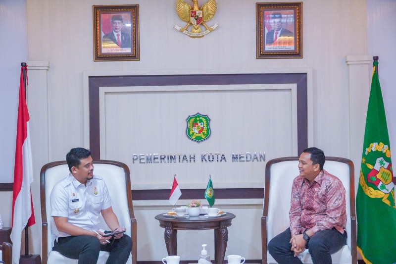 Wali Kota Medan, Bobby Nasution Menerima Kedatangan Komisioner Badan Pengawas Pemilu (Bawaslu) Kota Medan di Balai Kota Medan, Rabu (13/9/2023)