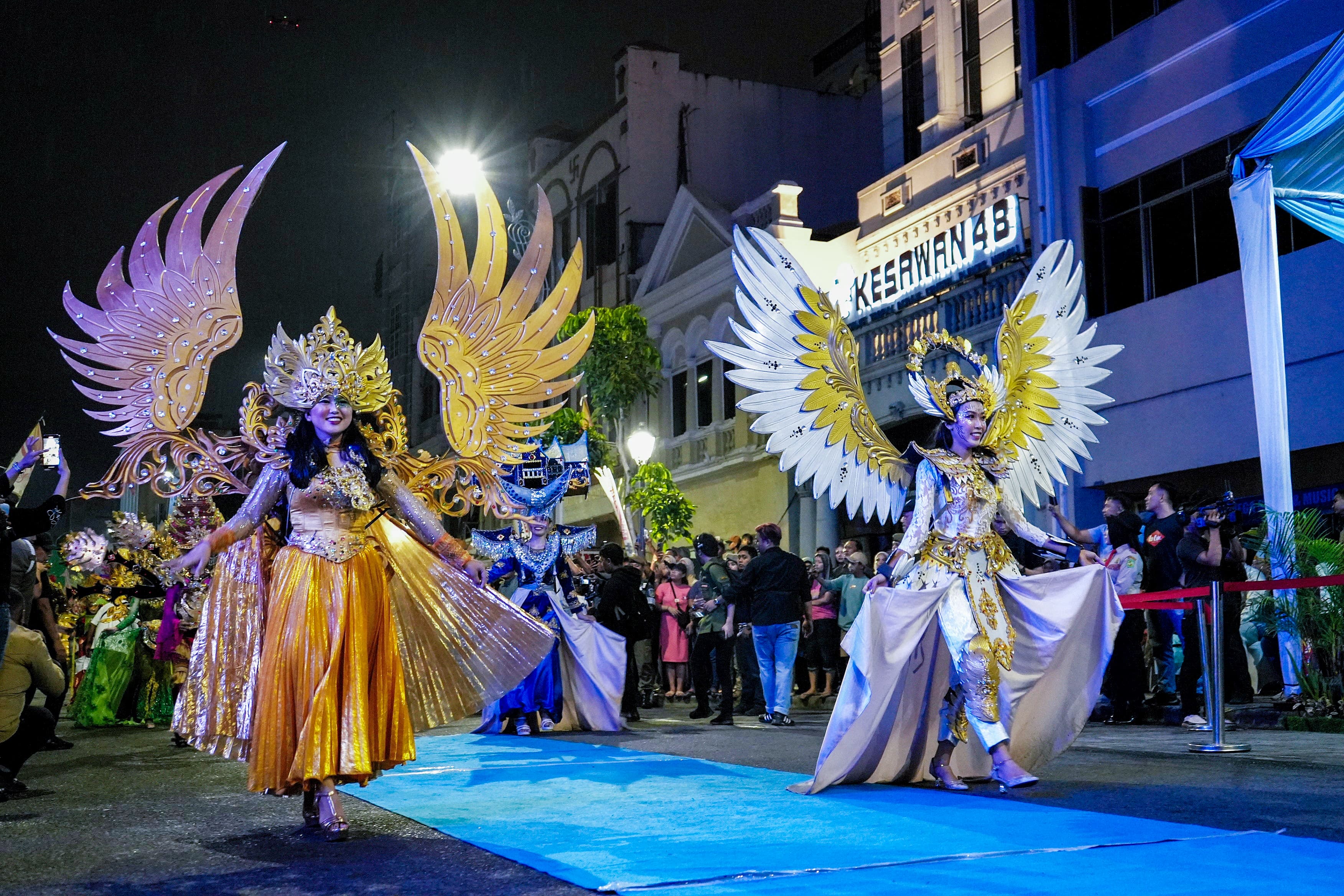 Meriah, Pawai Budaya Colorful Medan Night Carnival Tampilkan Pesona Keragaman Budaya di Kota Medan