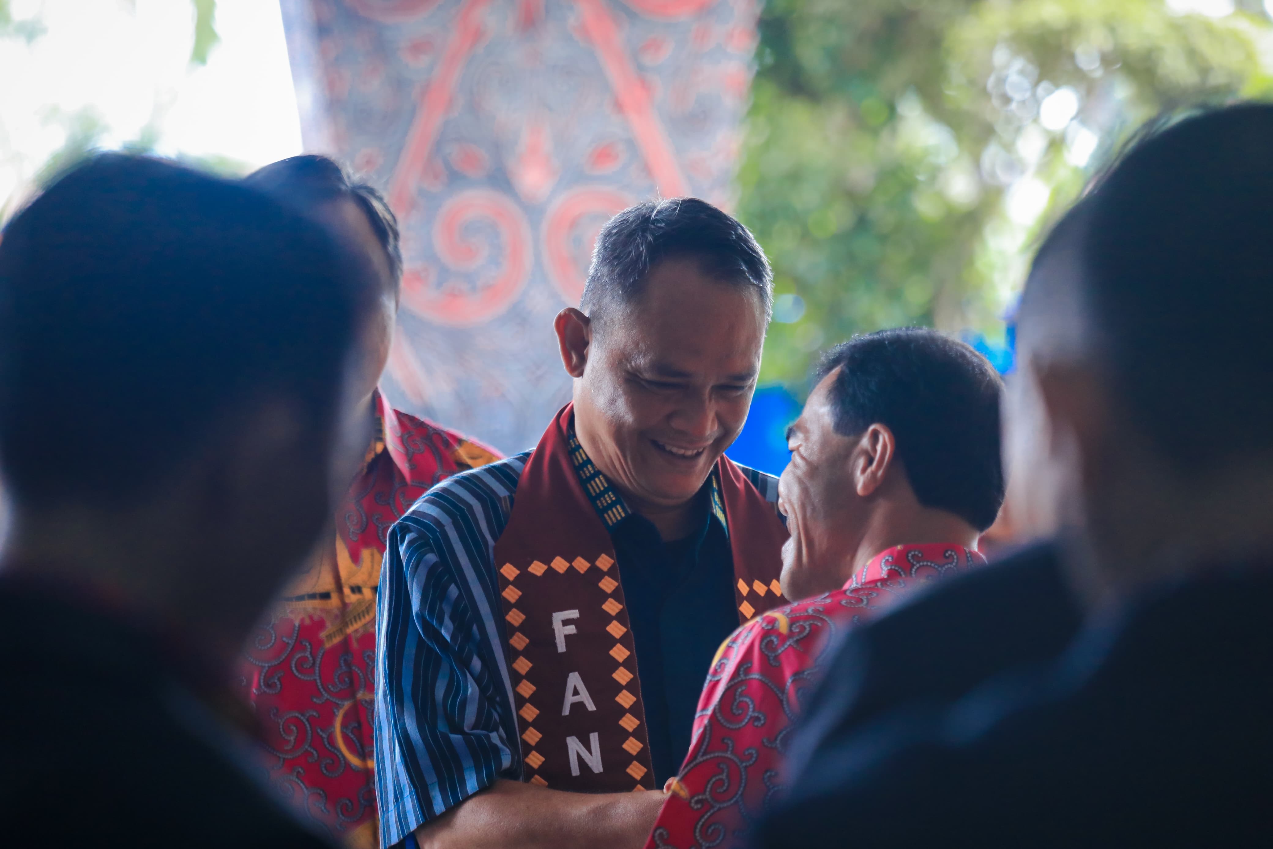 Kepala Badan Kesbangpol, Andi Mario Siregar Menghadiri Deklarasi Pelantikan dan Pengukuhan Forum Pemersatu Fabanuasa Nias Utara (FORPEM FANITARA) di Wisma Gorga Mangamou Tua, jalan Saudara, Minggu (8/9/2024)