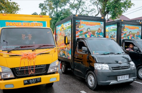 Langsung Sentuh & Layani Masyarakat, Bobby Nasution Lepas Mobil Pasar Murah Keliling