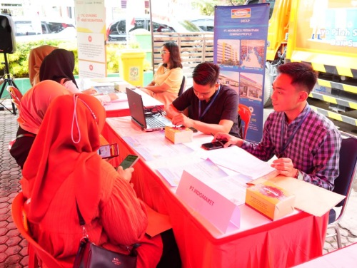 Ratusan Pencari Kerja Berlomba Mendapat Lowongan Pekerjaan di Job Fair Mini Kecamatan Medan Perjuangan