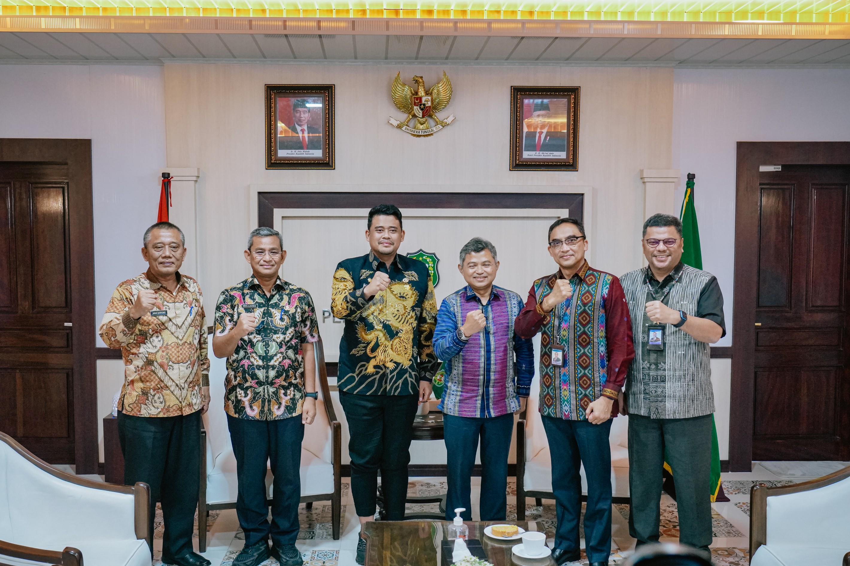 Wali Kota Medan Bobby Nasution Menerima Kunjungan Kepala Perwakilan BI Provinsi Sumatera Utara Doddy Zulverdi di Balai Kota Medan, Kamis (27/4)
