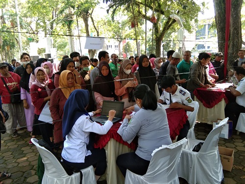 Di hari Ketiga Pengambilan Tiket Mudik Gratis Pemko Medan, Sebanyak 4.135 Pemudik Telah Mengambil Tiket di Posko yang dibuka Dinas Perhubungan Kota Medan di Taman Ahmad Yani.