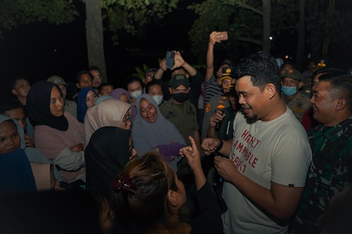 Galeri Foto Bobby Nasution Tinjau Pemasangan Tanggul Sementara Di Bantaran Sungai Deli 6300