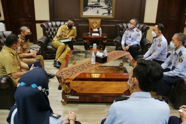 Wali Kota Medan Menerima Audiensi Dari Kepala Kantor Imigrasi Kelas I Khusus TPI Medan