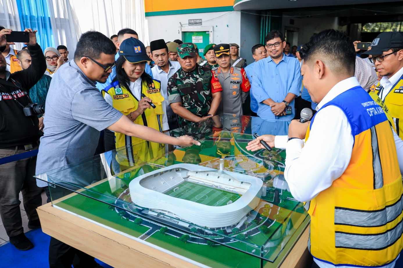 Pekerjaan Fisik Sarana dan Prasarana serta Rehabilitasi Stadion Teladan Dimulai, Bobby Nasution harapkan Stadion yang dibangun Bertaraf Internasional ini berperan Wujudkan Indonesia Emas 2045