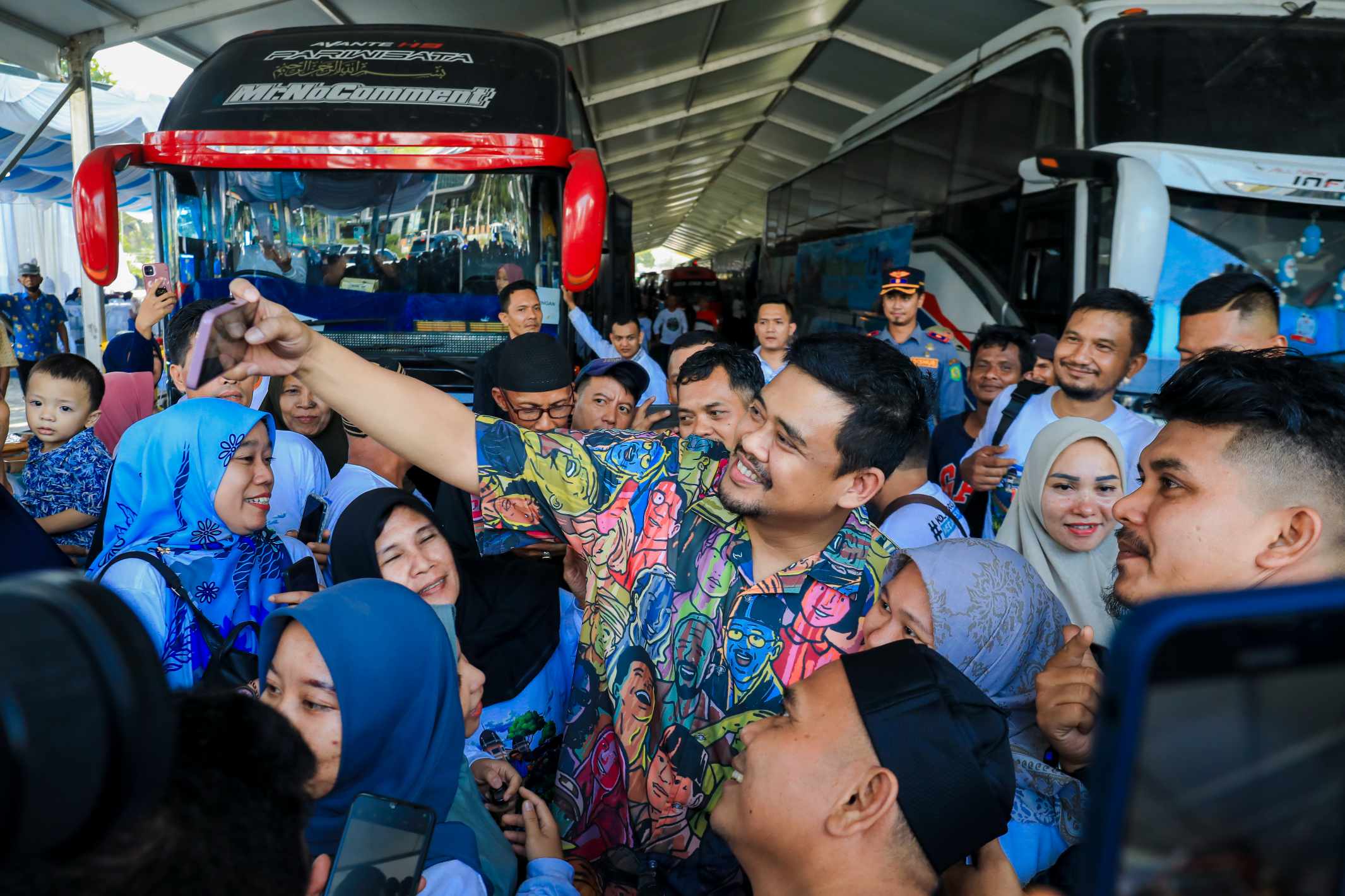 Warga Antusias Ikut Mudik Gratis Bareng Pemko Medan, Bobby Nasution Berangkatkan 6.060 Pemudik