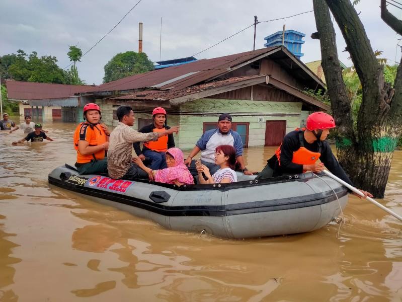 Ribuan Rumah Terendam Banjir, Bobby Nasution Minta BWS Segera Normalisasi Sungai Di Kota Medan