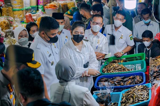 Tinjau Pusat Pasar, Bobby Nasution Pastikan Stok Bahan Pokok aman Jelang Lebaran Idul Fitri 1443 H