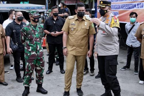 Wali Kota Medan Tinjau Pos Cek Point Penyekatan di Jalan Jamin Ginting Tuntungan