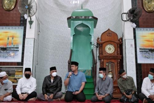 Sambut 1 Syawal 1442 H, Wali Kota Medan Takbiran bersama Masyarakat di Masjid Jamik