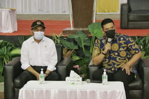 Wali Kota Medan Sampaikan Perkembangan Covid-19 di Kota Medan Kepada Menko PMK