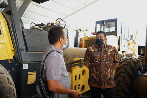 Sidak Ke Dinas PU, Bobby Nasution Minta Maksimalkan Penggunaan Alat Berat Untuk Infrastruktur