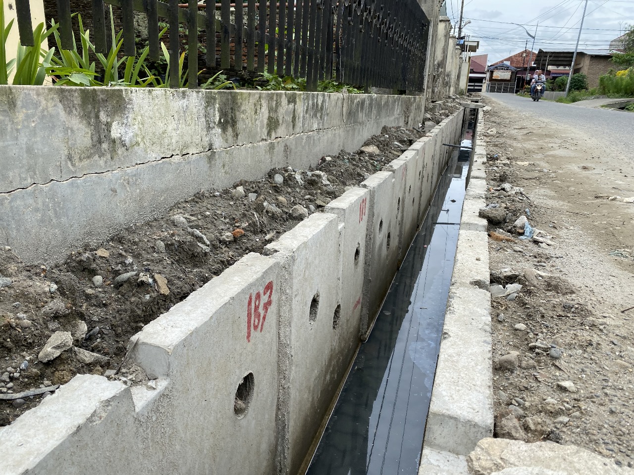 Saluran drainase di Gang Markisa Sitirejo III Medan Amplas Selesai Dibangun