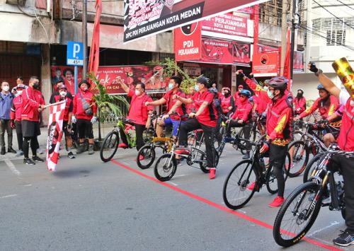 Wali Kota Medan Lepas Peserta Sepeda Sehat Bersama PDI Perjuangan