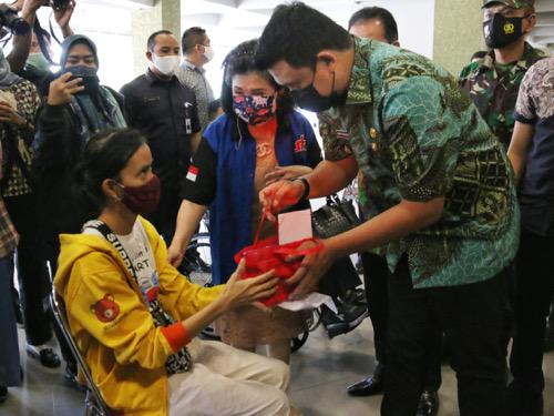 Wali Kota Medan Tinjau Vaksinasi Massal Covid-19 Untuk Penyandang Disabilitas dan Rohaniawan