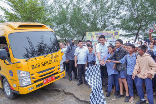 Bobby Nasution Realisasikan Janji, Sediakan Bus Antar Jemput Sekolah Gratis Anak Warga Sicanang