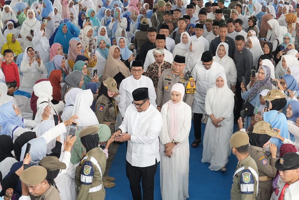 Bersama Ribuan Warga, Bobby Nasution Peringati Isra Mikraj di Masjid Raya Al Mashun