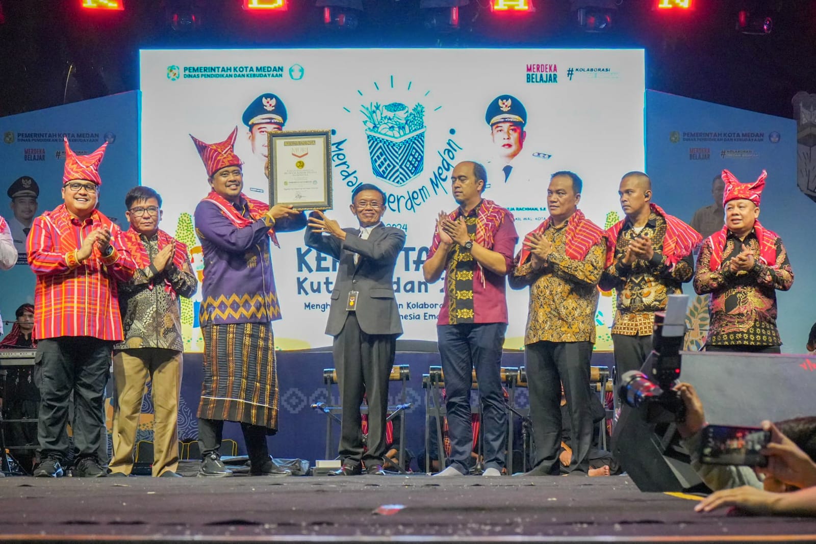 Meriah, Kerja Tahun Kuta Medan 2024 Diwarnai Pemecahan Rekor MURI dan Menari Bersama
