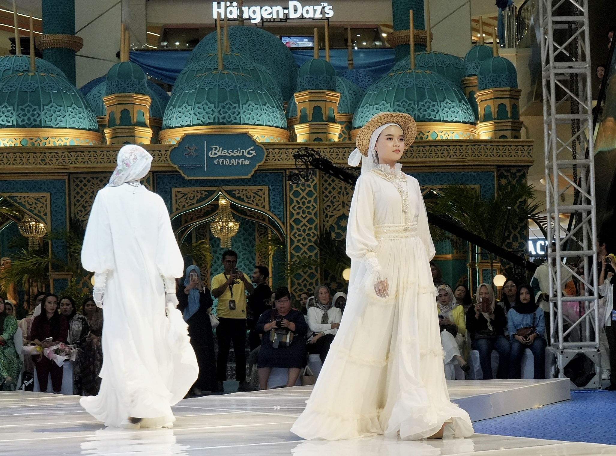 Tutup Medan Raya Fashion Week, Wali Kota Medan Berharap Medan Menjadi Rujukan Fashion Muslim di Indonesia