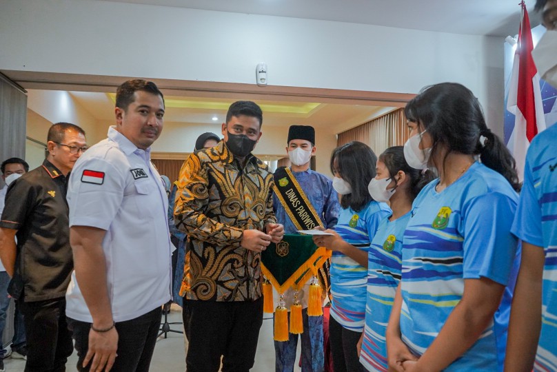 Hadiri Pelantikan Pengurus PBSI Kota Medan, Bobby Nasution : Harus Jadi Daya Dorong & Dobrak Kemajuan Bulutangkis