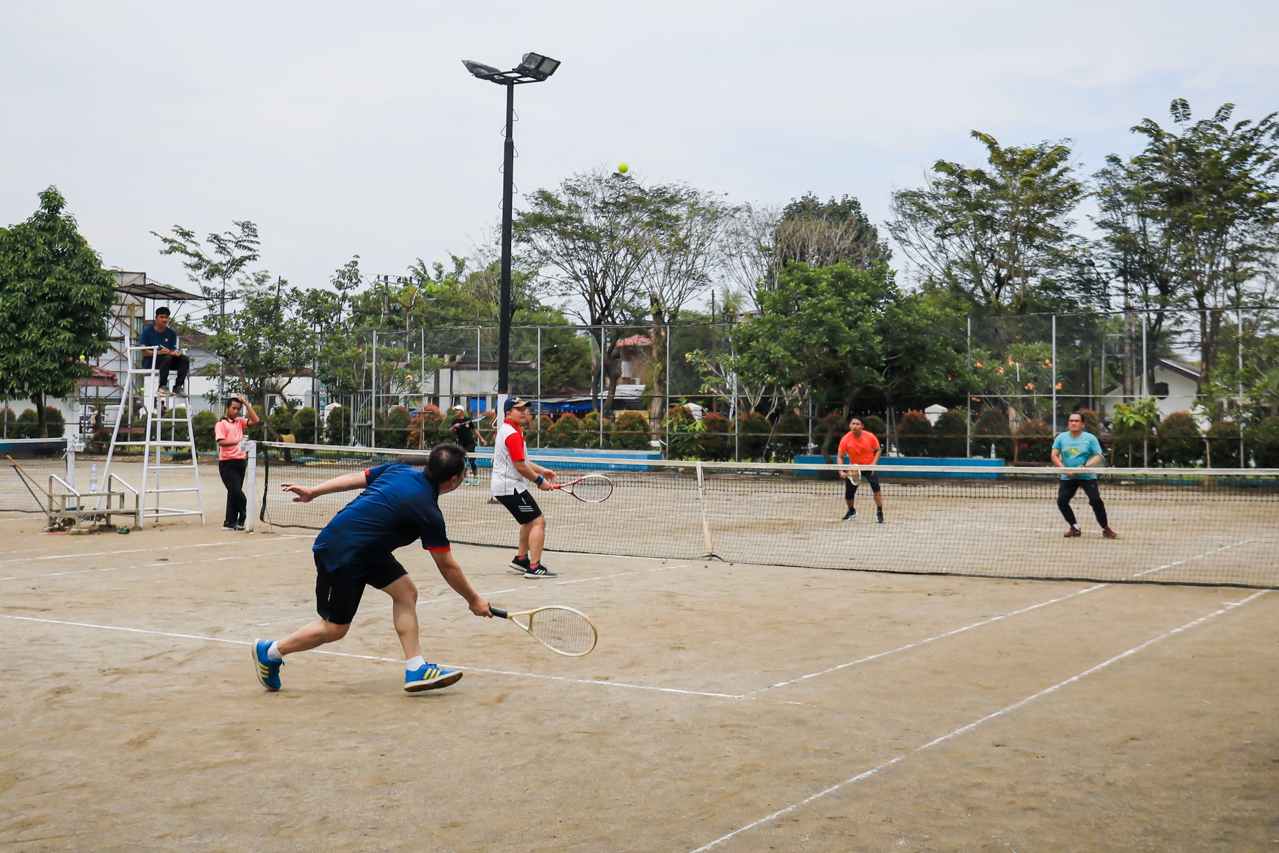 Berlangsung Seru, Turnamen Tenis Lapangan Meriahkan Peringatan HUT Korpri ke-52 di Kota Medan