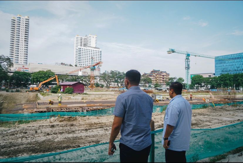 Lihat Progres Pembangunan, Topan Ginting Tinjau Lapangan Merdeka